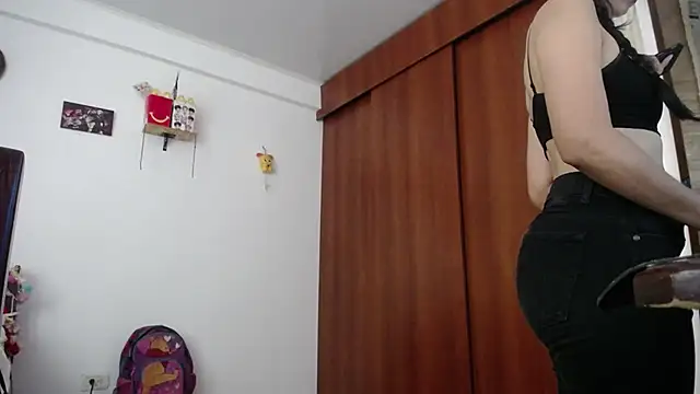 Snapshot of Moon_lunita chatting on March 18, 8:12 pm Moon lunita online show from March 18, 8:12 pm