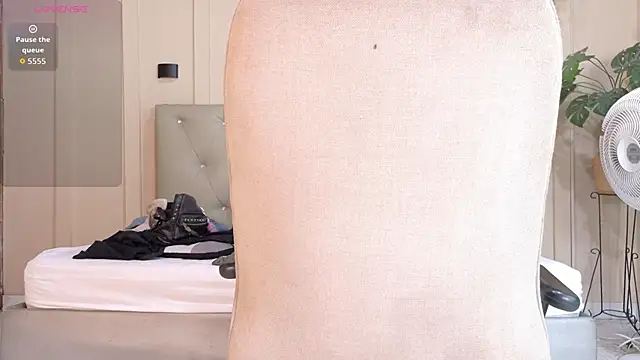 nicol snow online show from October 10, 1:43 pm