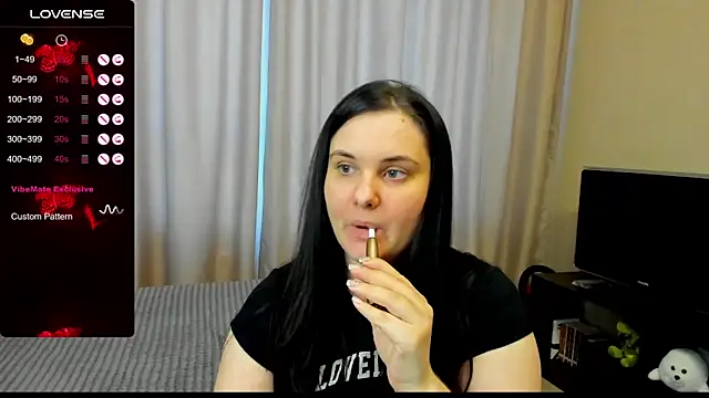 Snapshot of AlanaBrox chatting on February 4, 12:22 pm AlanaBrox online show from February 4, 12:22 pm