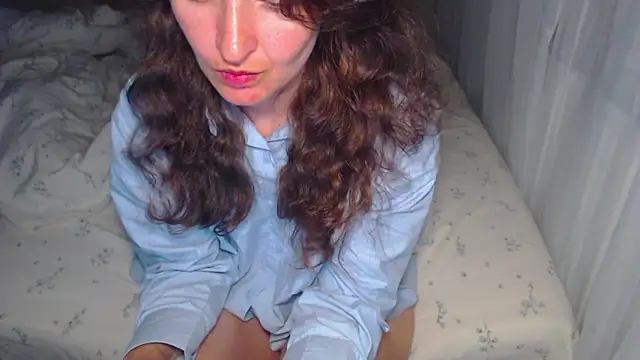 LoraPreston online show from June 20, 8:33 pm