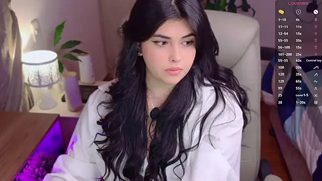 Alyaa s online show from May 21, 2:40 am