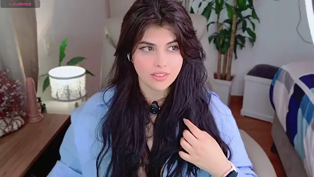 Alyaa s online show from June 7, 1:48 pm