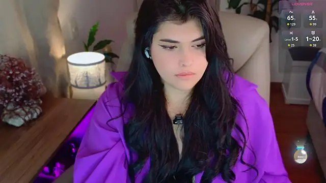 Alyaa s online show from June 10, 1:54 pm