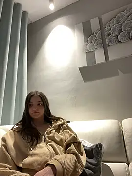 DoriDeluxe66 online show from February 22, 1:02 pm