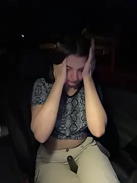 DoriDeluxe66 online show from February 23, 7:38 pm