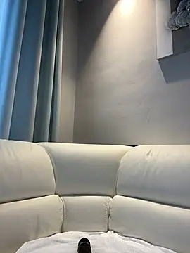 DoriDeluxe66 online show from March 5, 4:46 pm