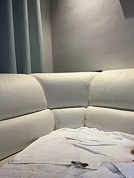 DoriDeluxe66 online show from March 5, 10:10 pm