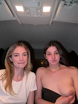 DoriDeluxe66 online show from March 21, 7:35 pm