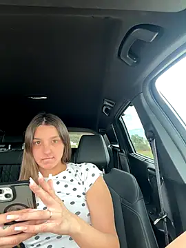 DoriDeluxe66 online show from September 30, 2:33 pm