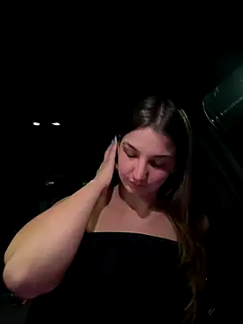 DoriDeluxe66 online show from October 17, 10:45 pm