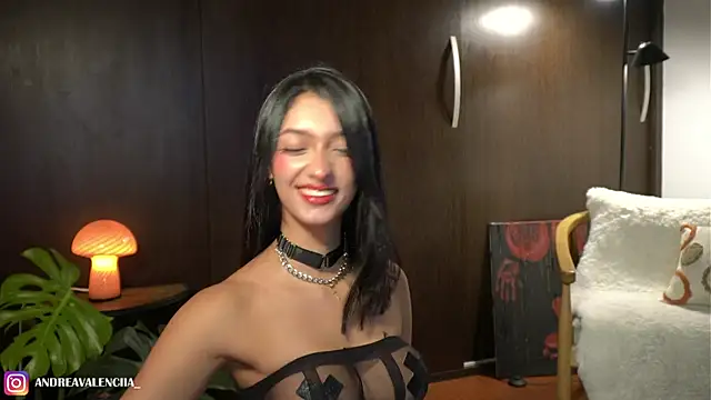 Snapshot of kendall_ruiz chatting on December 28, 1:50 am kendall ruiz online show from December 28, 1:50 am