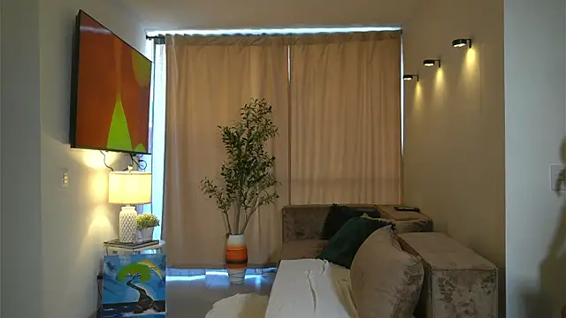 Snapshot of kendall_ruiz chatting on April 12, 2:44 pm kendall ruiz online show from April 12, 2:44 pm