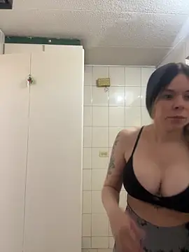 Snapshot of carolina16love chatting on June 18, 8:35 pm carolina16love online show from June 18, 8:35 pm