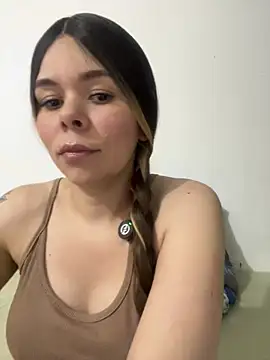 Snapshot of carolina16love chatting on June 19, 9:51 pm carolina16love online show from June 19, 9:51 pm