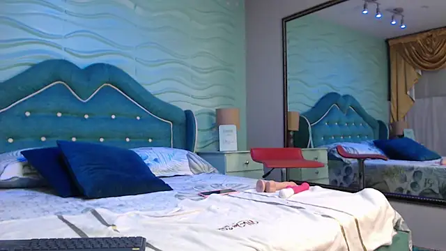 JolieDuvalle online show from November 12, 1:11 pm