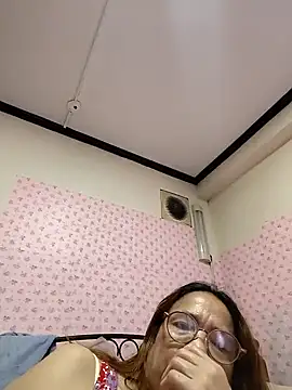 HotsexyNaughtysweetbaby online show from November 11, 7:30 am