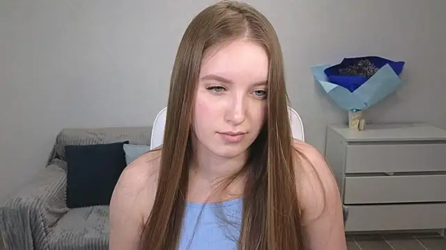 Snapshot of EvaMaddison chatting on December 22, 6:48 pm EvaMaddison online show from December 22, 6:48 pm