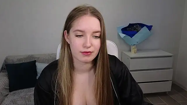 Snapshot of EvaMaddison chatting on January 2, 7:44 am EvaMaddison online show from January 2, 7:44 am