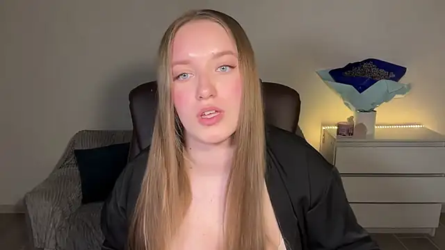 EvaMaddison online show from May 15, 8:49 pm