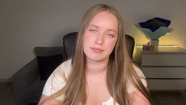 EvaMaddison online show from June 20, 8:55 pm
