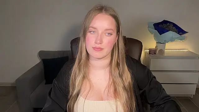 EvaMaddison online show from June 24, 7:46 pm