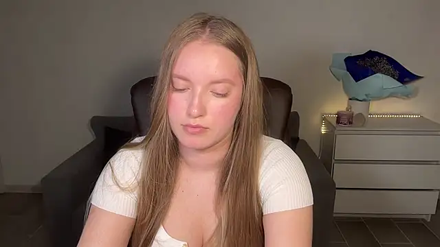 EvaMaddison online show from July 3, 8:59 pm