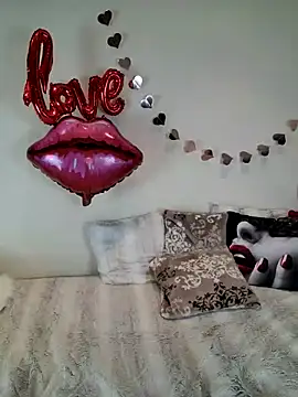 AureliaDoux online show from February 13, 2:42 pm