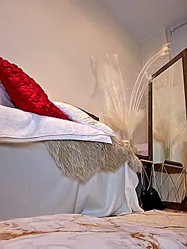 AureliaDoux online show from October 1, 4:02 pm