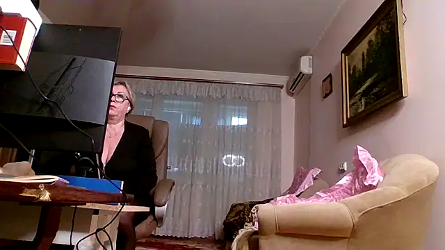 Kallliina online show from October 13, 6:02 am