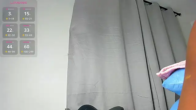 caroline tovar online show from April 4, 4:55 am