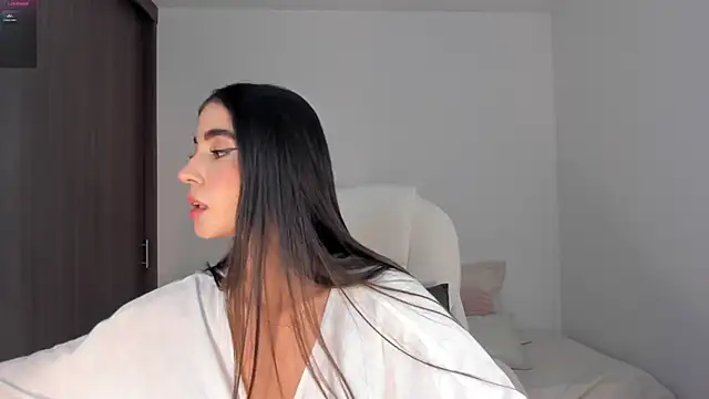 RebeccaBaxter online show from February 12, 12:27 am