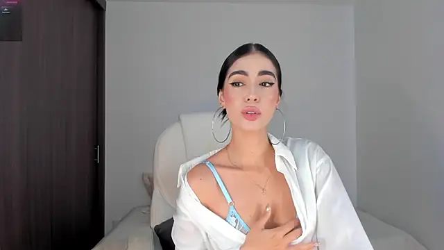 RebeccaBaxter online show from February 28, 6:09 pm