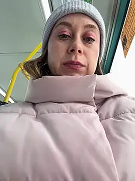 BrookeEvans online show from February 13, 7:03 am