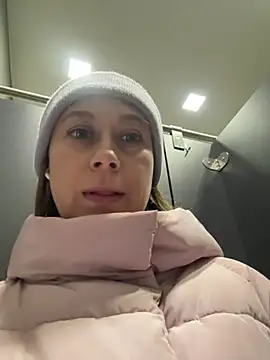 BrookeEvans online show from February 18, 5:09 am