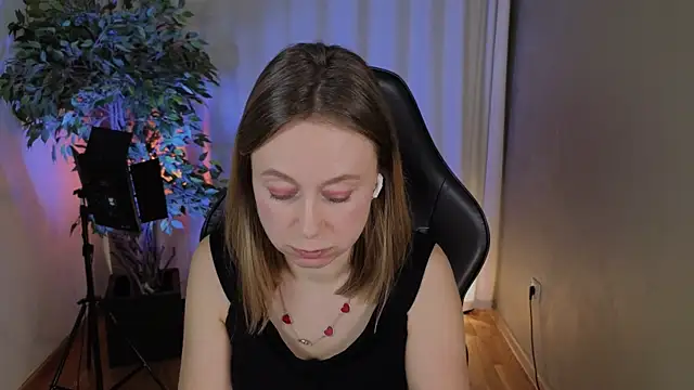 BrookeEvans online show from March 9, 4:16 am