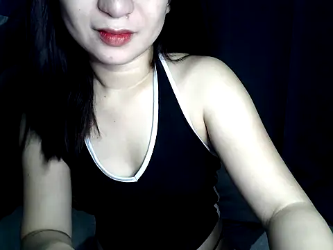 Snapshot of Mia_2022 chatting on May 19, 3:29 pm Mia 2022 online show from May 19, 3:29 pm