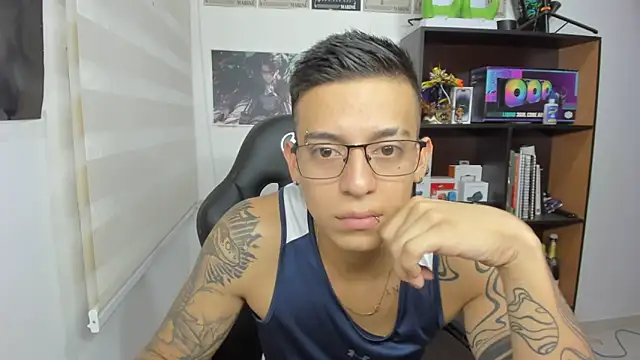 SIXXTOLOVE18 online show from March 6, 9:53 pm