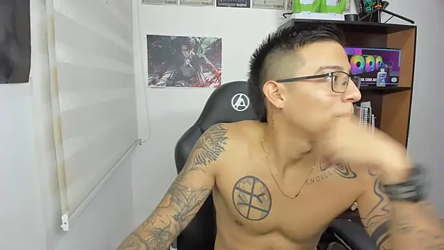 SIXXTOLOVE18 online show from March 7, 7:19 am