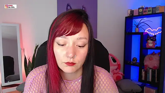 Snapshot of S_Lilith_ chatting on April 14, 9:43 pm S Lilith online show from April 14, 9:43 pm