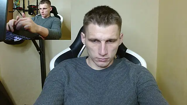 Snapshot of PoliglotJoe chatting on December 21, 7:16 pm PoliglotJoe online show from December 21, 7:16 pm