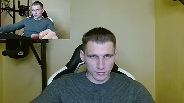 Snapshot of PoliglotJoe chatting on December 27, 6:24 am PoliglotJoe online show from December 27, 6:24 am