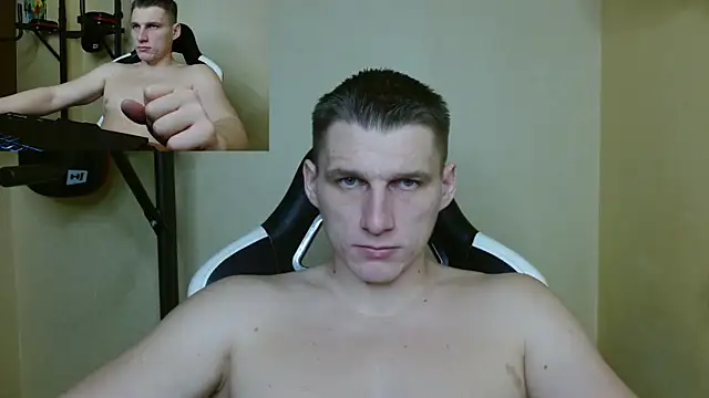 Snapshot of PoliglotJoe chatting on December 28, 5:44 am PoliglotJoe online show from December 28, 5:44 am