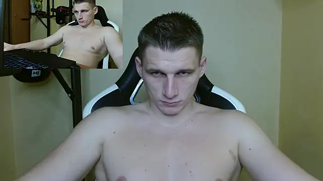 Snapshot of PoliglotJoe chatting on December 30, 1:04 am PoliglotJoe online show from December 30, 1:04 am