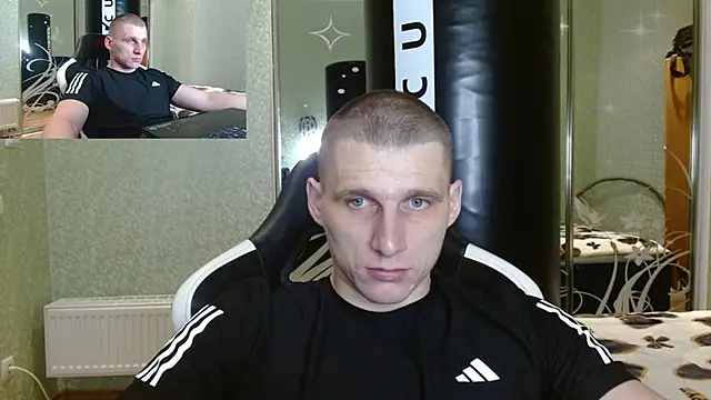 Snapshot of PoliglotJoe chatting on January 29, 12:22 am PoliglotJoe online show from January 29, 12:22 am