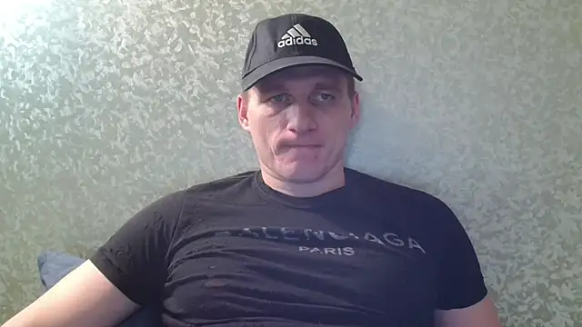 Snapshot of PoliglotJoe chatting on March 7, 1:53 am PoliglotJoe online show from March 7, 1:53 am