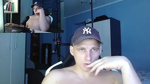 Snapshot of PoliglotJoe chatting on October 1, 11:16 am PoliglotJoe online show from October 1, 11:16 am