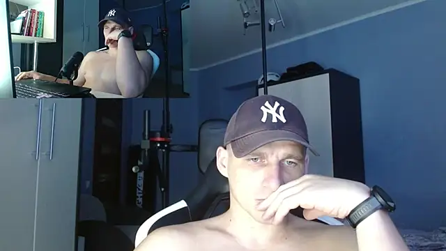 Snapshot of PoliglotJoe chatting on October 2, 9:49 am PoliglotJoe online show from October 2, 9:49 am