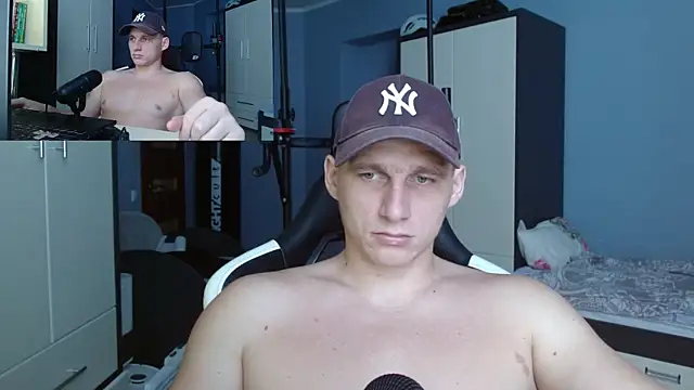 Snapshot of PoliglotJoe chatting on October 5, 11:19 am PoliglotJoe online show from October 5, 11:19 am