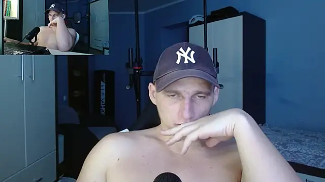 Snapshot of PoliglotJoe chatting on October 6, 10:23 am PoliglotJoe online show from October 6, 10:23 am