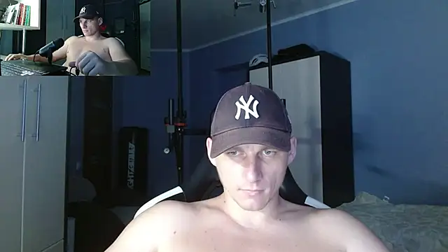 Snapshot of PoliglotJoe chatting on October 8, 11:41 am PoliglotJoe online show from October 8, 11:41 am